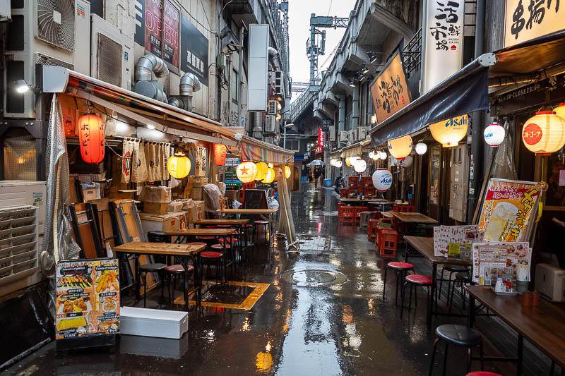 Japan-Tokyo-Ueno-Rain - The rain adds to these sort of photos, even better at night and in colder weather when there is steam everywhere.