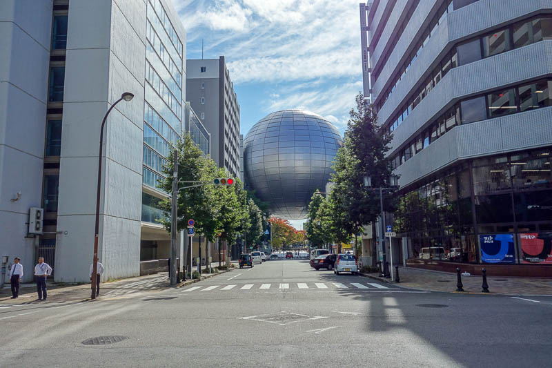 Japan 2015 - Tokyo - Nagoya - Hiroshima - Shimonoseki - Fukuoka - Someones wedged a ball in the street.