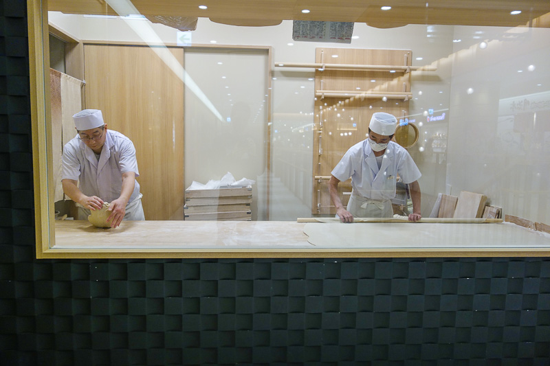 Visiting 9 cities in Japan - Oct and Nov 2016 - After having 'floor made' soba noodles earlier today, I decided to watch these guys make them on a table. The problem was I watched for 10 minutes and