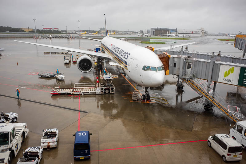 Back to Japan for even more - Oct and Nov 2017 - Here is my childless 777, after the earlier flight, the plane of my dreams. As you can see, its pouring massive amounts of rain. The same thing happen