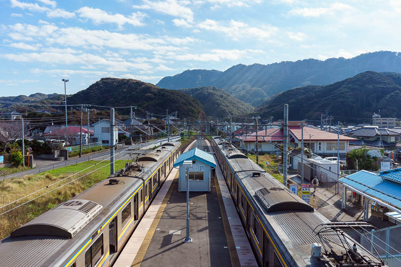 Of course I am back in Japan yet again - Oct and Nov 2018 - I got off at Hama-Kanaya, a tiny station in the middle of nowhere. Thats some annoying lense flare again!