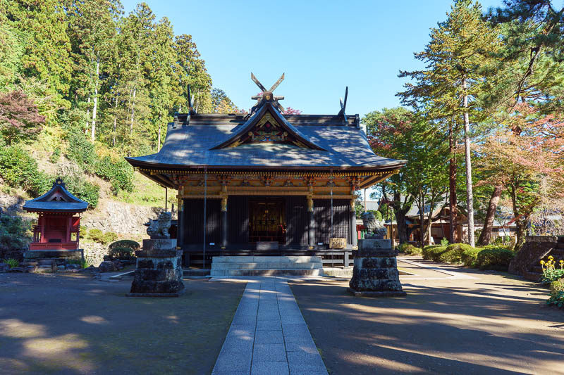 Of course I am back in Japan yet again - Oct and Nov 2018 - The junior shrine below the main shrine. I was again wasting too much time shrining about in shrine land when I should have been climbing.