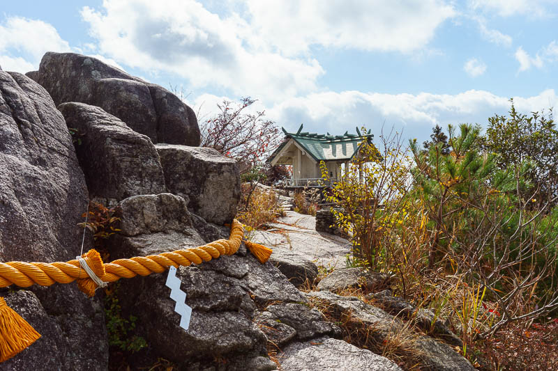 Japan-Fukuoka-Hiking-Dazaifu - Rope / cloud / shrine. In a rare event, this rope is not the black and yellow kind. It is just a much thicker yellow kind. I am an expert on Japanese 