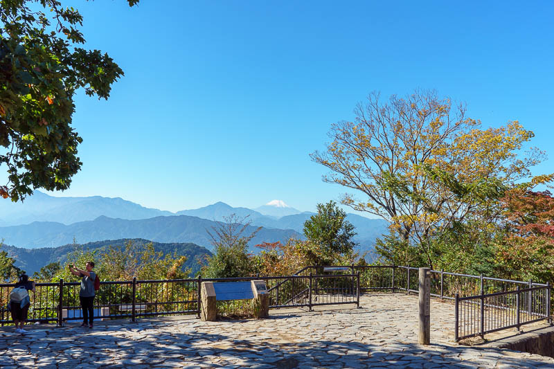 Of course I am back in Japan yet again - Oct and Nov 2018 - HYPERVENTILATE! HERE SHE IS! This is where I was told the weather is painfully amazing.