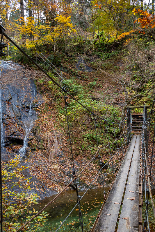 Japan-Hiking-Omoshiroyama-Yamadera - You cross the stream / river about 10 times, sometimes bridges, sometimes rocks.