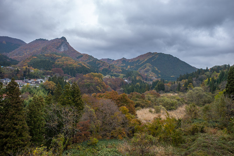 Japan-Hiking-Omoshiroyama-Yamadera - Getting close to Yamadera, also getting very cloudy.