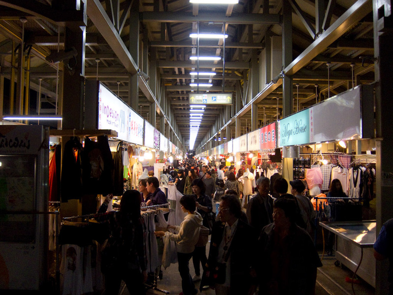 Taiwan-Taipei-Night Market-Shilin - I assume this is the newly rebuilt area, not so crowded at ground level.
