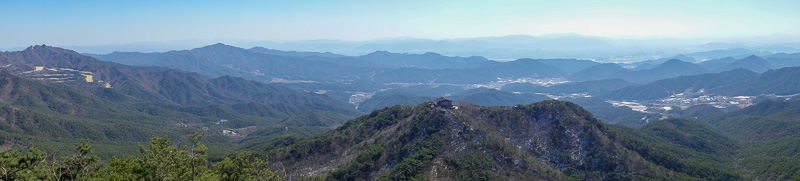 Korea again - Incheon - Daegu - Busan - Gwangju - Seoul - 2015 - Todays panorama. This is at least half way down, and yet looks much higher than the photos from the top.