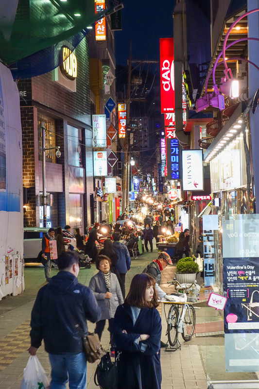 Korea again - Incheon - Daegu - Busan - Gwangju - Seoul - 2015 - That alley seems to go forever, I am yet to go down it though, because I got lost and couldnt find it again. I got lost a lot this evening.