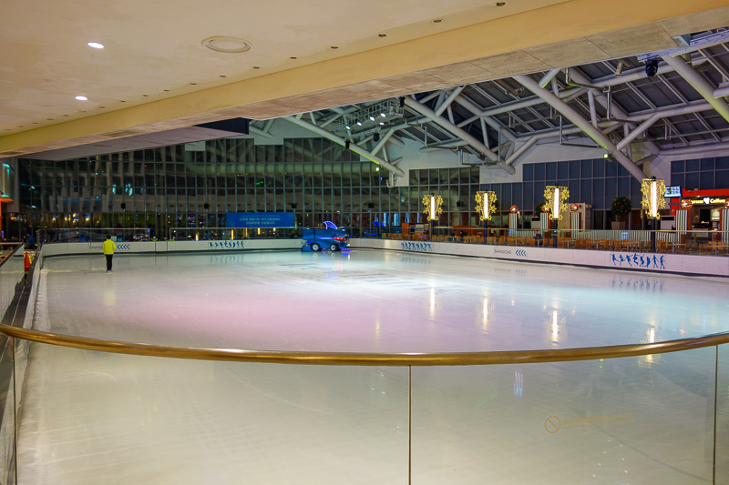 Korea again - Incheon - Daegu - Busan - Gwangju - Seoul - 2015 - Up on level 4, and its the worlds biggest ice skating rink built on top of a subway station.