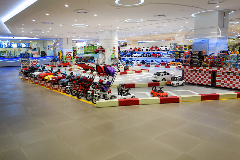 Korea again - Incheon - Daegu - Busan - Gwangju - Seoul - 2015 - And finally, I bought a new car, and got to test drive it on the track. This store really does have everything.