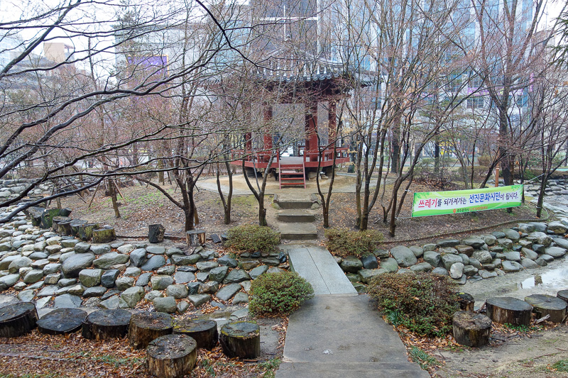 Korea again - Incheon - Daegu - Busan - Gwangju - Seoul - 2015 - One of many small temples in the park.