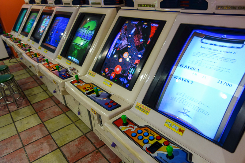 Korea again - Incheon - Daegu - Busan - Gwangju - Seoul - 2015 - First I played some classic games at the arcade. 20 cents a game! It hardly mattered that I sucked badly at each one I tried. I probably would have st