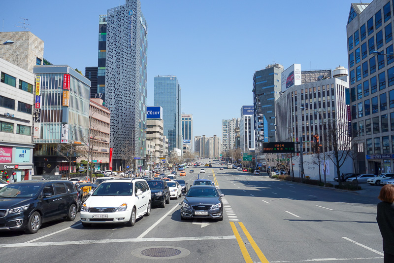 Korea again - Incheon - Daegu - Busan - Gwangju - Seoul - 2015 - A different street, all streets in Gangnam are wide and not very busy, also, photo 600! I dont think I got to 600 on any previous trip, must be all th