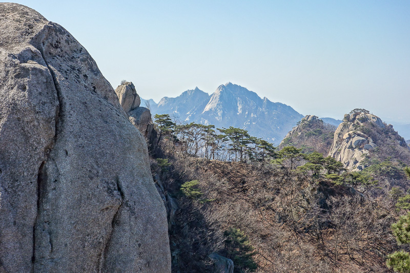 Korea-Seoul-Hiking-Bukhansan-Dobongsan - Rockfall