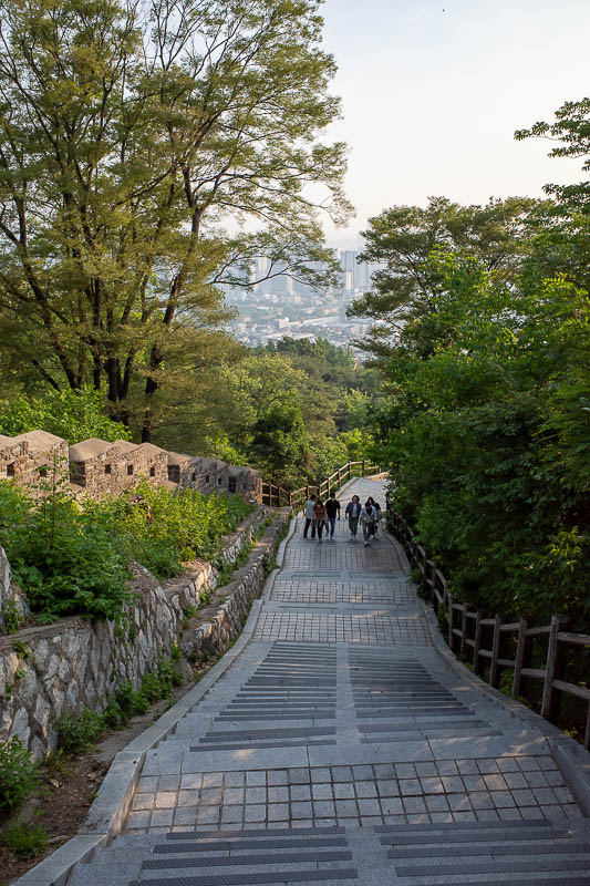 Korea-Seoul-Namsan-Curry - It doesn't even take 20 minutes to walk up.