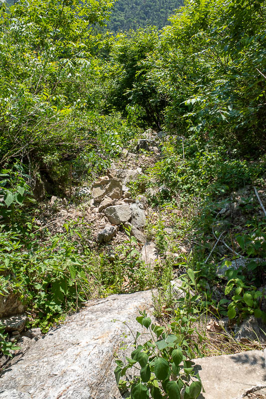 Korea-Seoul-Hiking-Undusan - Nearer the bottom, progress slowed massively due to rocks.