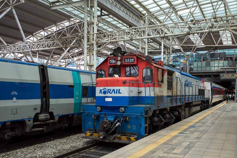 Korea-Seoul-Suwon-Train - Turning a 30 minute train ride into a full day