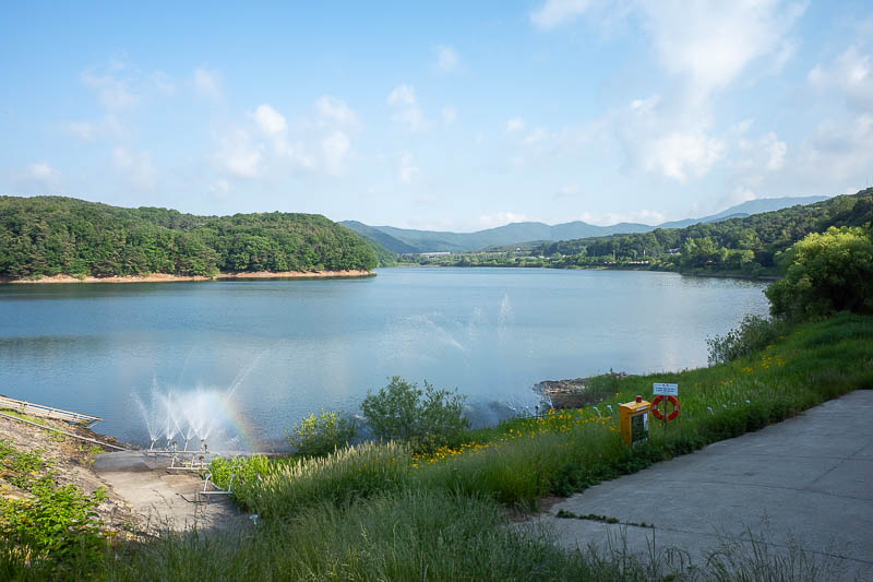 Korea-Suwon-Hiking-Gwanggyosan - My course starts and ends at this reservoir. If you think back 2 days when I walked around a reservoir, this is the upper reservoir that feeds that lo
