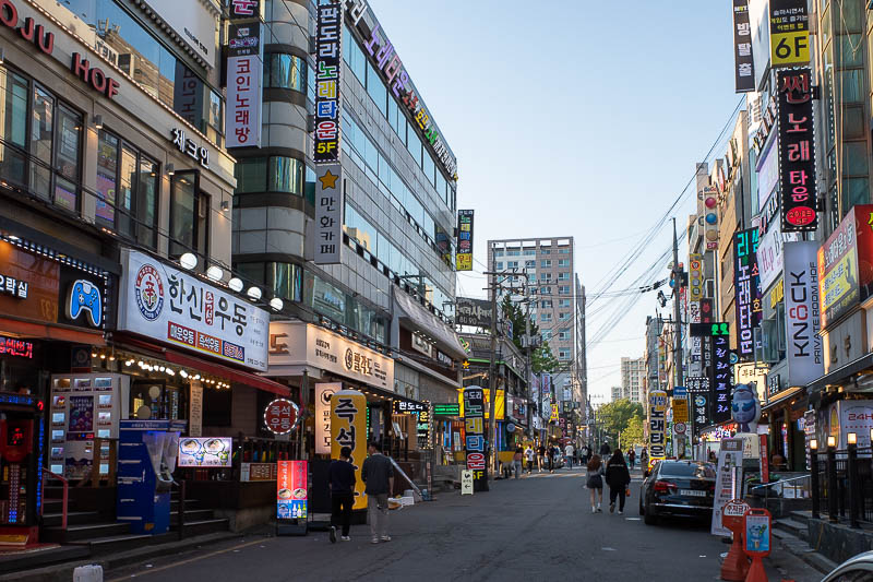 Korea-Suwon-Food-Banchan - Bonus street scene.