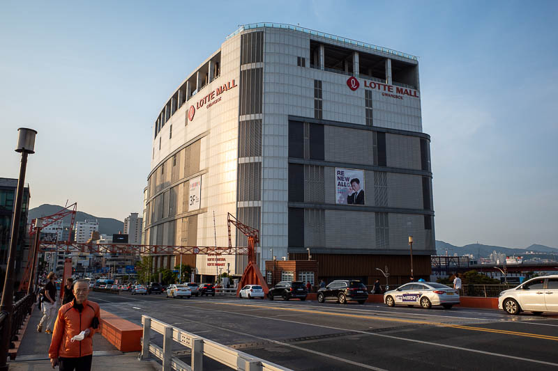 Korea-Busan-Jagalchi - The local Lotte mall is sufficiently enormous. I am standing on a bridge here, it goes below the bridge then underground, and also around a corner, an