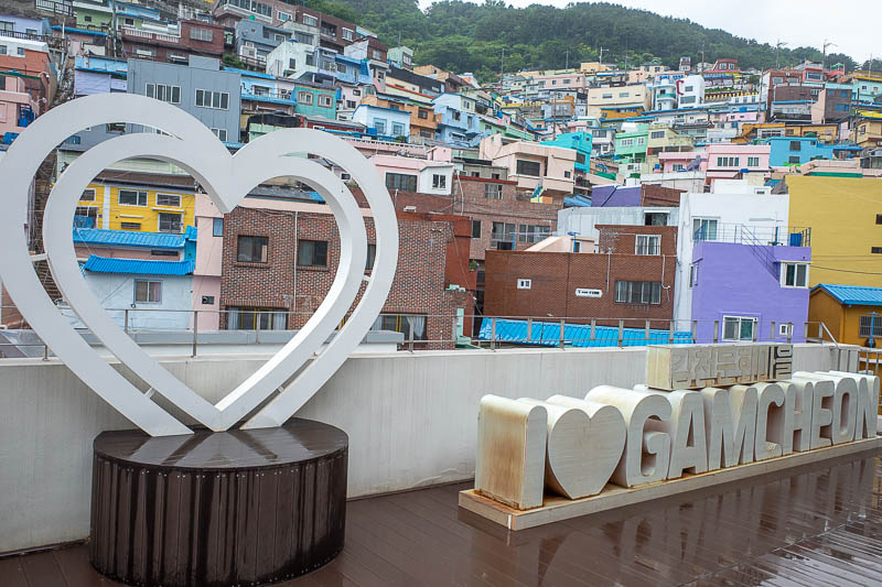 Korea-Busan-Rain-Gamcheon - More hearts.