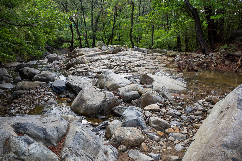 Korea-Busan-Hiking-Jangsan - Even before hitting the trail there are nice areas to see.