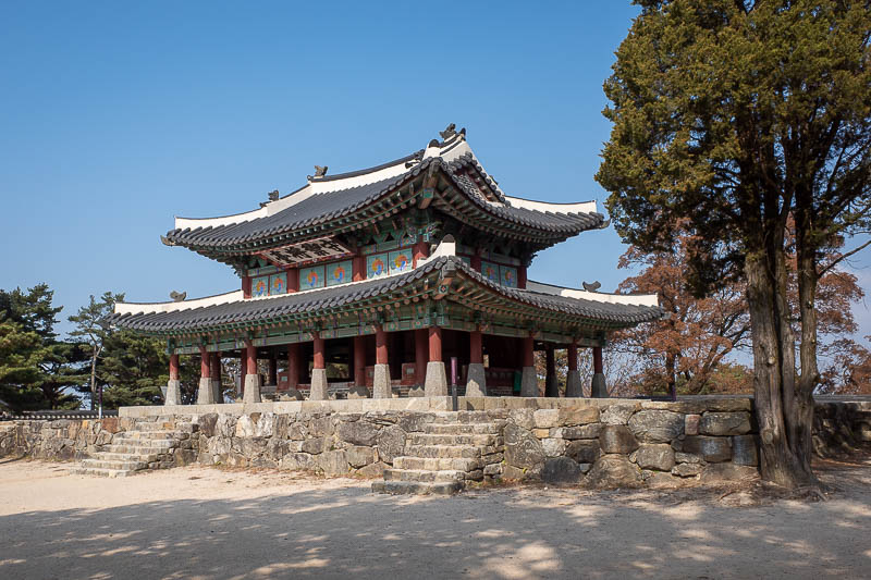 Korea-Seoul-Namhansanseong - There are periodic structures to gawk at.