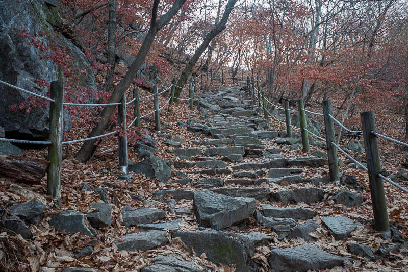 Korea-Seoul-Hiking-Geomdansan - It was well roped off and formed rock steps all the way to the peak of Geomdansan, and many other people.