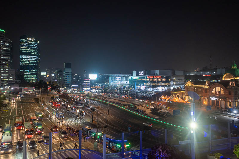 Korea-Seoul-Skygarden-Curry - The first view from the Skygarden is a handheld view. That is Seoul station, hence the lack of high rise buildings along there where the train tracks 