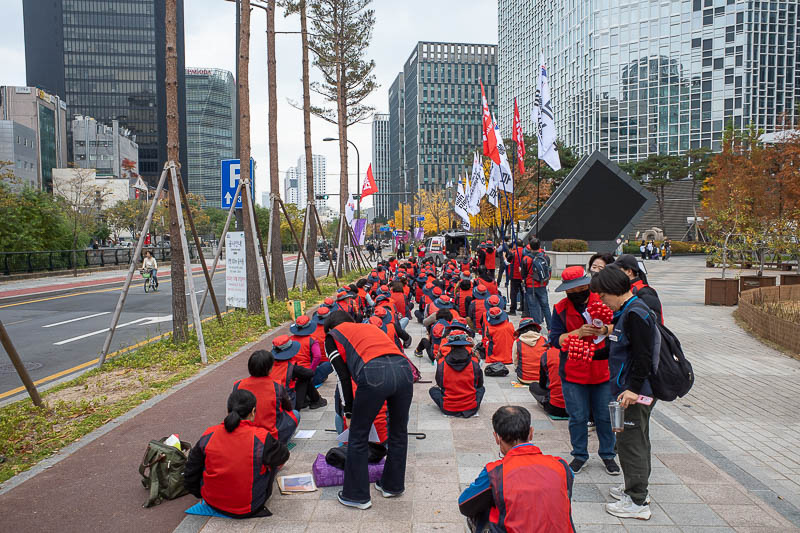 Korea-Seoul-Namsan-Protest - I found the best way was to go down to the sewer walk, which is on the left of this pic. Here is a weaker protest group, sitting on the ground like sc
