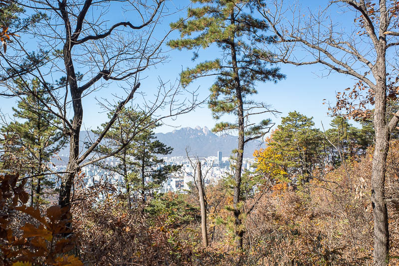 Korea twice in one year - November 2022 - Across the valley is Bukhansan National Park, which is where my first hike on my May trip took place. I might be back there in coming days.