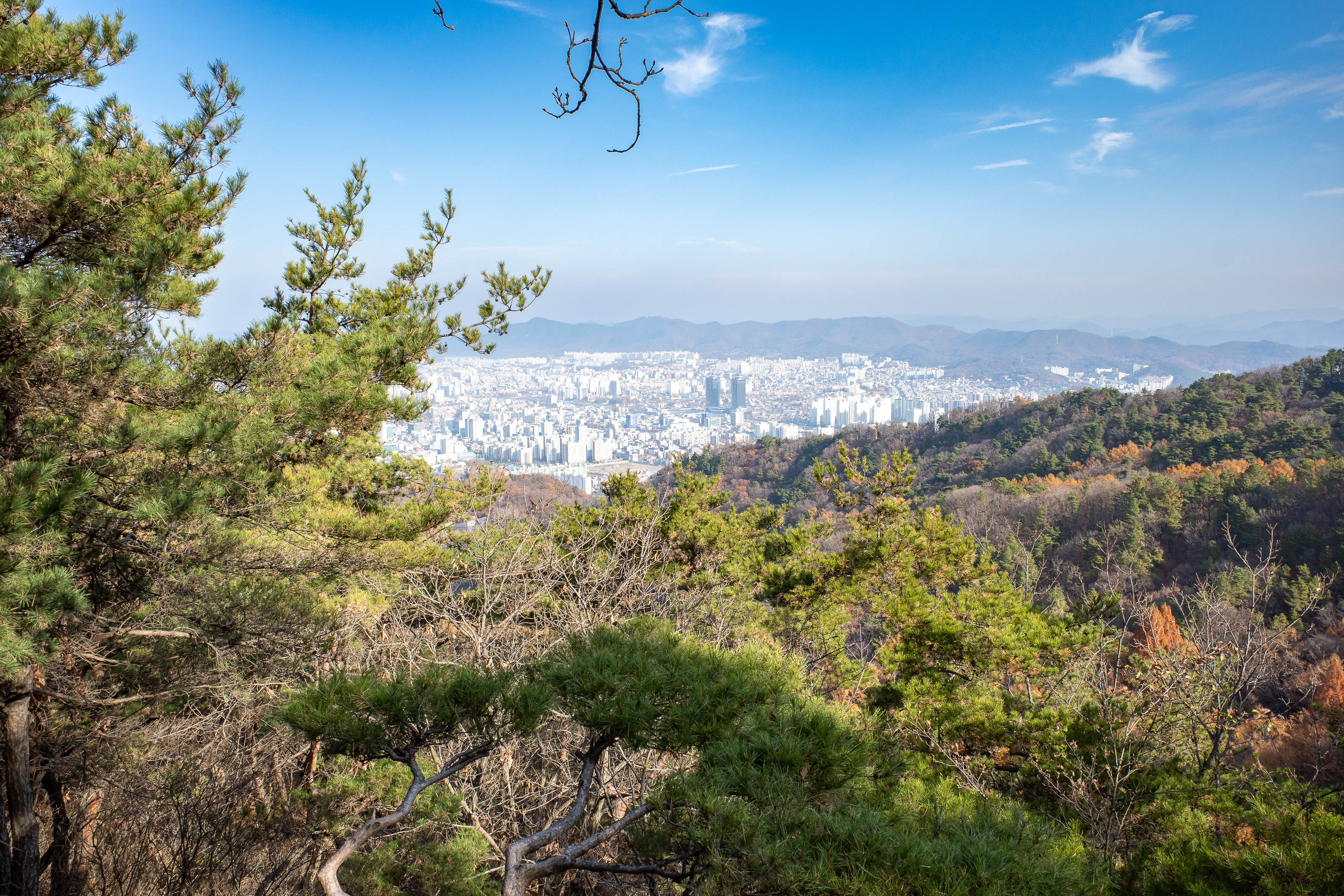 Korean-Hiking-Daejeon-Bomunsan - First view, much better to come.