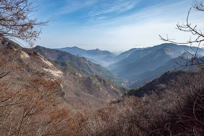 Korea-Daejeon-Hiking-Gyeryongsan - You can see the village below where I got off the bus.