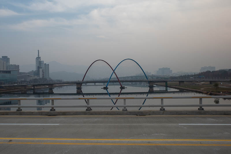 Korea-Daejeon-Museum - Heading over the river, is that fog or smoke, maybe a combo of both, foke. I refuse to acknowledge the term smog.