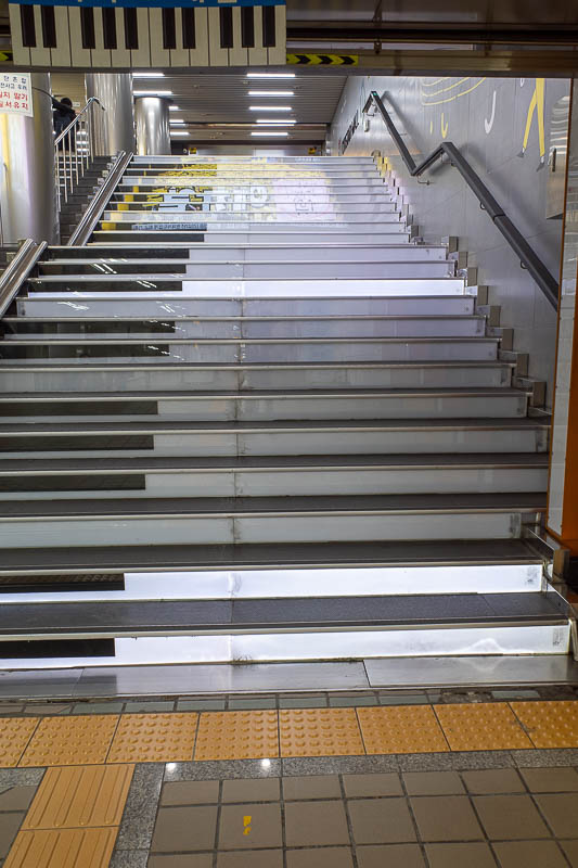 Korea twice in one year - November 2022 - Near the end, the unwise installation of piano key stairs that play the note you step on. Me like I suspect everyone else, tried to play a tune by lea