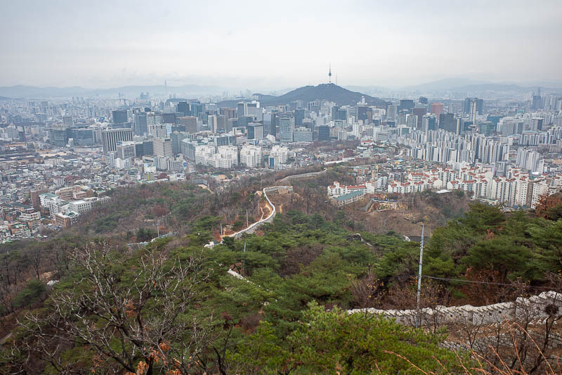 Korea-Seoul-Hiking-Inwangsan - Higher up view, more wall.