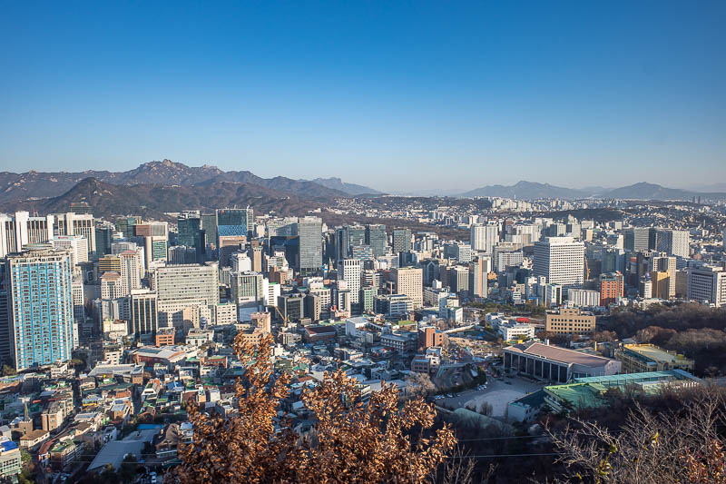 Korea-Seoul-Gyeongbokgung-Palace - Low down view the other way.
