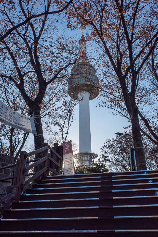 Korea-Seoul-Gyeongbokgung-Palace - The familiar tower.