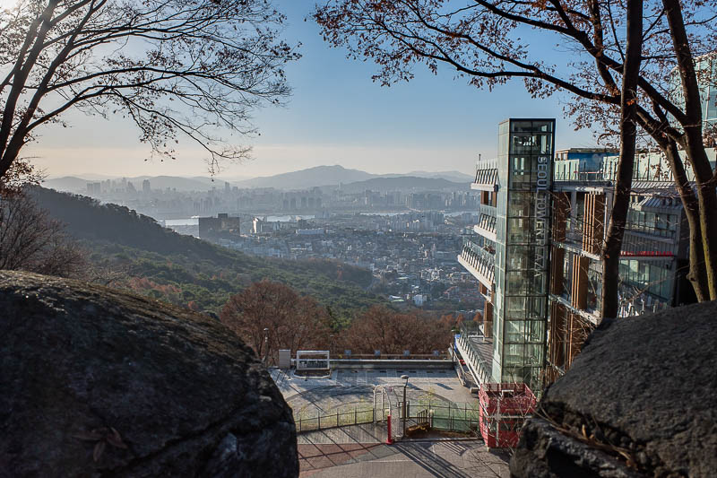 Korea-Seoul-Gyeongbokgung-Palace - The air even looks cold.