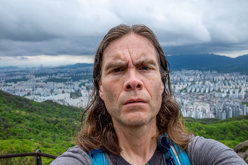 Korea-Seoul-Hiking-Buramsan - Probably the last selfie. Nowhere was really stance suitable today.