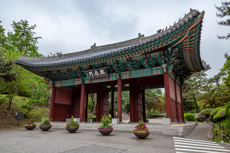 Korea-Seoul-Palace-Memorial - Here is the gate to Gyeonghuigung Palace. I will not be typing that again. This entire place is a complete re-creation. I will explain why shortly.