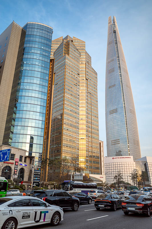 More of the same of Korea - March and April 2024 - There is the Lotte tower. From this angle it does not look too tall due to the way it slopes back. It is has 123 story's and is the 6th tallest buildi