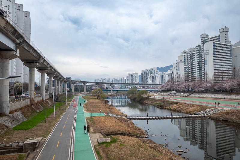 More of the same of Korea - March and April 2024 - I got to inspect the monorail track on my walk from the subway station to the actual start of the trail, It is probably about 1km away. I guess you co