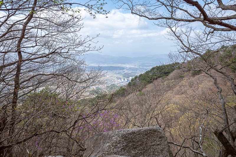 More of the same of Korea - March and April 2024 - Cloud was rolling in, so I got a shot of the view back towards Gyeongju from about half way up. It does not even take an hour to get to the grotto and
