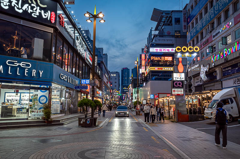 More of the same of Korea - March and April 2024 - Time to go enjoy some neon. There is a lot of neon around here, and a huge number of suitable places for dinner, I am sure I will be back a couple mor