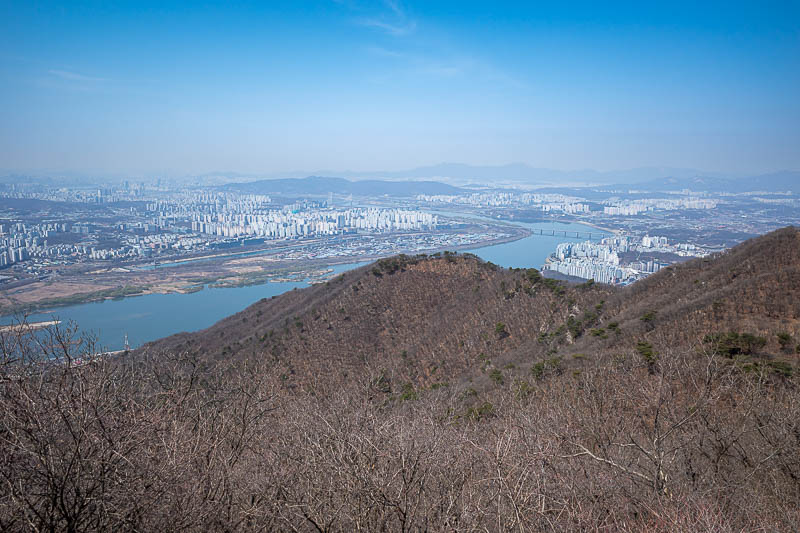 Korea-Seoul-Hiking-Yebongsan - View from the top towards Seoul.