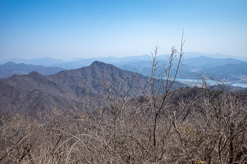 More of the same of Korea - March and April 2024 - Last time I took a wrong turn at the observatory which then required me to double back to my desired trail. No such issue today. I would follow the pa