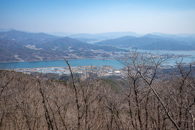 Korea-Seoul-Hiking-Yebongsan - This particular photo on my last visit was very good. Not so good today.