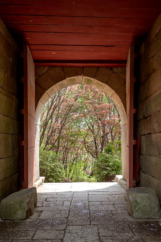 Korea-Busan-Hiking-Geumjeong - You can walk through the gate, so I did.
